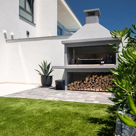 באסקה Villa Supernus With Heated Pool מראה חיצוני תמונה