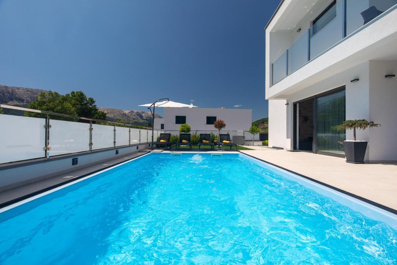 באסקה Villa Supernus With Heated Pool מראה חיצוני תמונה