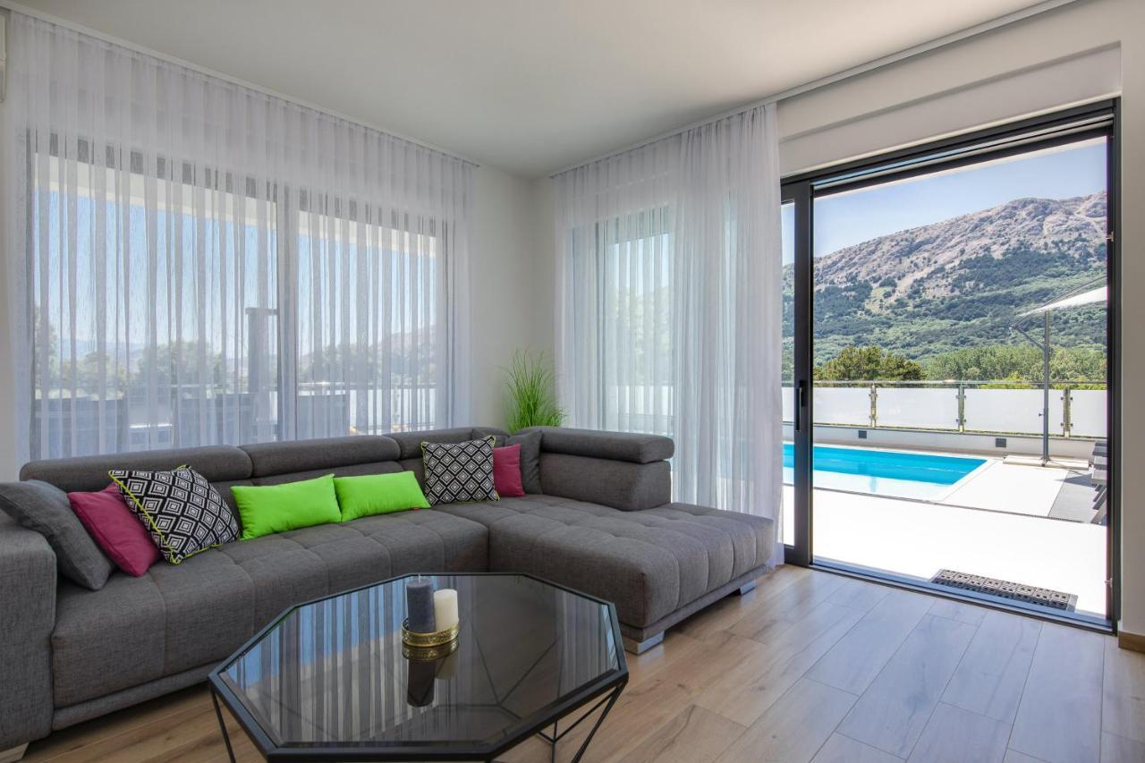 באסקה Villa Supernus With Heated Pool מראה חיצוני תמונה
